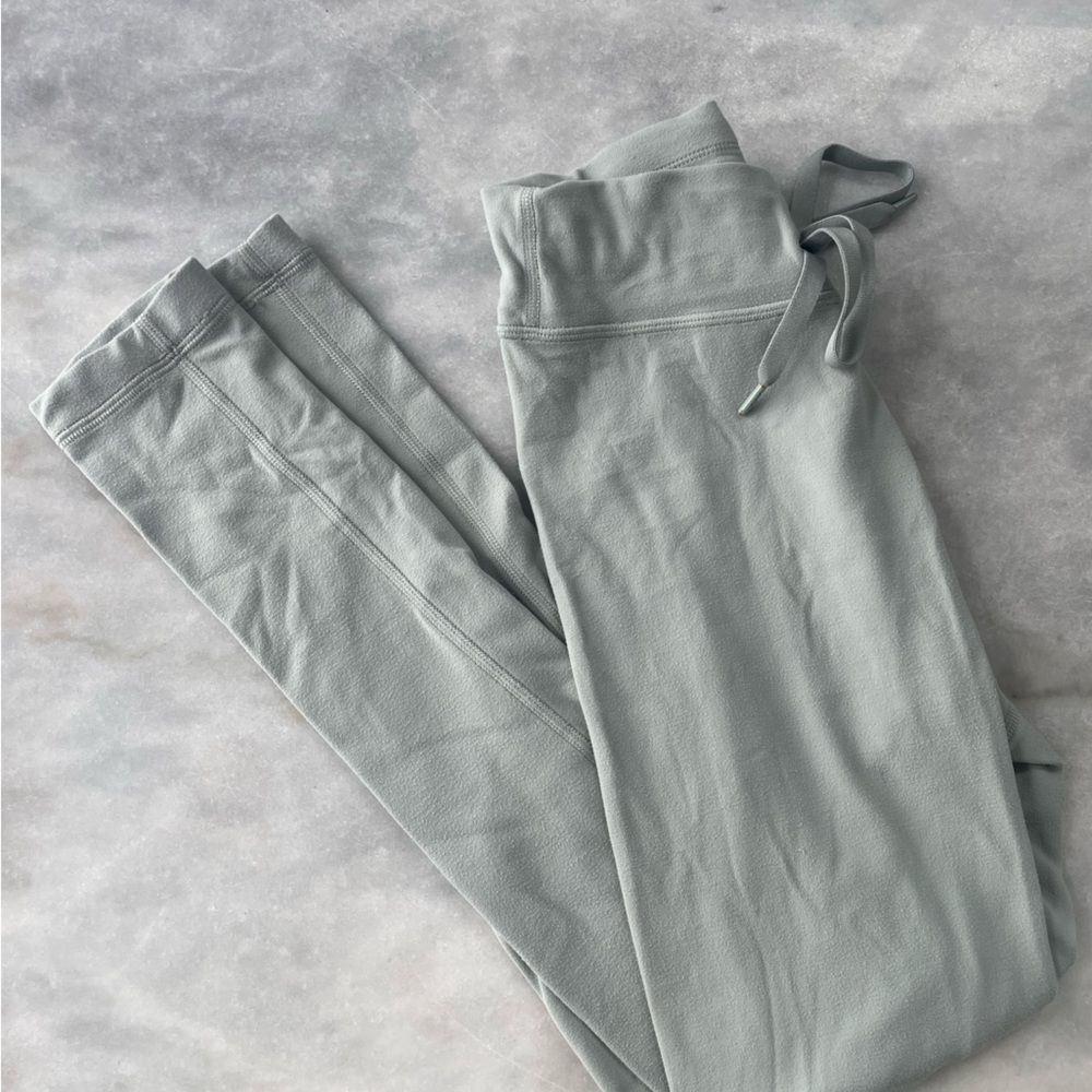 Aritzia leggings